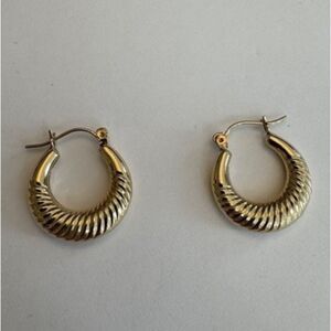 Minimalist hoop earrings M981